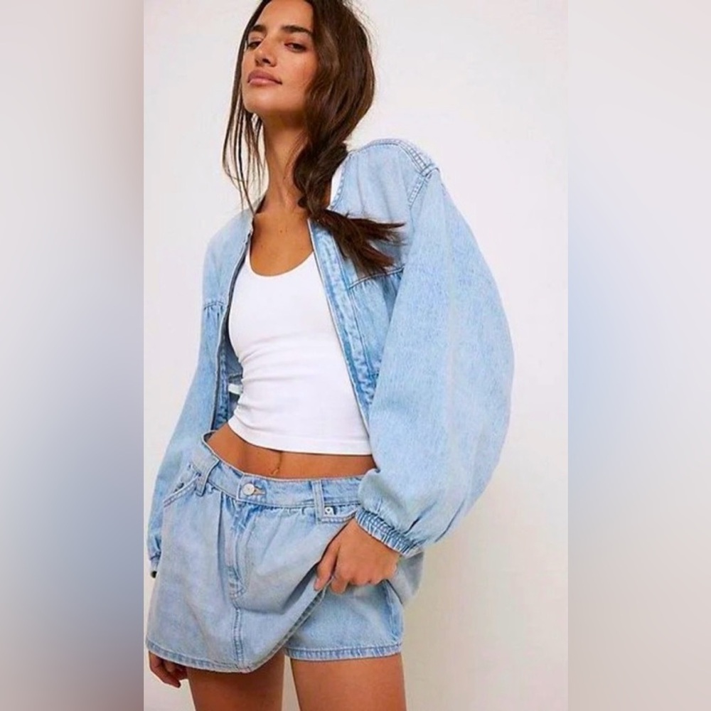 Light Wash Demi Denim Mini Skort Women - Picture 2 of 11